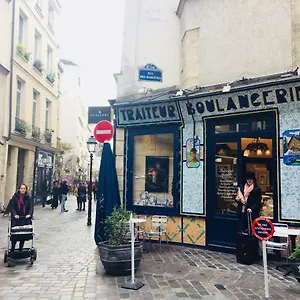  Apartment Marais France
